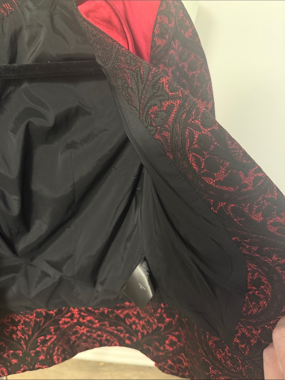 bebe Red and Black Sculpted Jacquard Satin-Trim Blazer - Picture 4 of 4